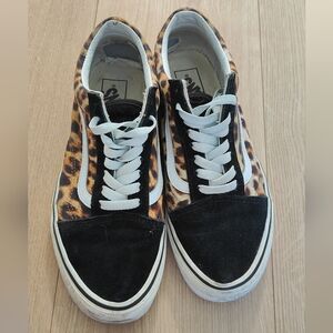 Leopard Vans